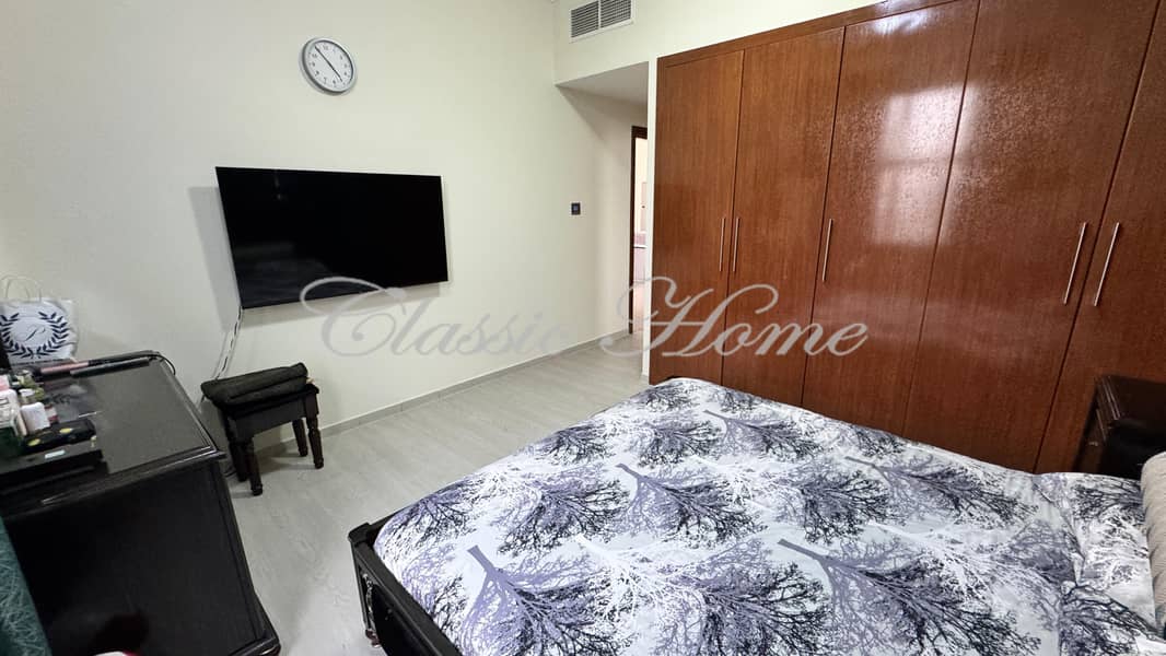 10 Bedroom 1. jpg