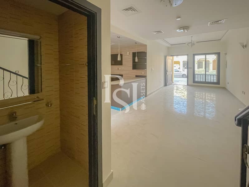 2 hydra-village-villa-hydra-abu-dhabi-living-area (2). JPG