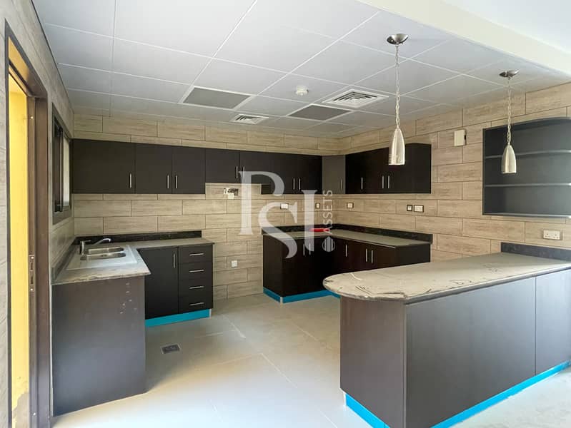 7 hydra-village-villa-hydra-abu-dhabi-kitchen (2). JPG
