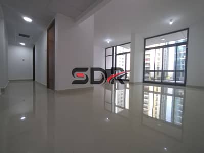 3 Bedroom Apartment / Balcony / Prime Location