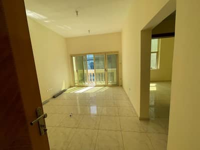 1BHK in Al Majara with modern design and excellent location. Fully equipped kitchen and modern bathroom. AED 25,000 yearly in 6 cheques.