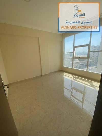 New one-bedroom apartment in Ajman Corniche One-bedroom apartment available, new for immediate occupancy 30,000 AED in 4 or 6 checks Central air condi