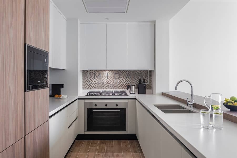 3 Marina Gate Deluxe Two Bedroom Suite Kitchen. jpg