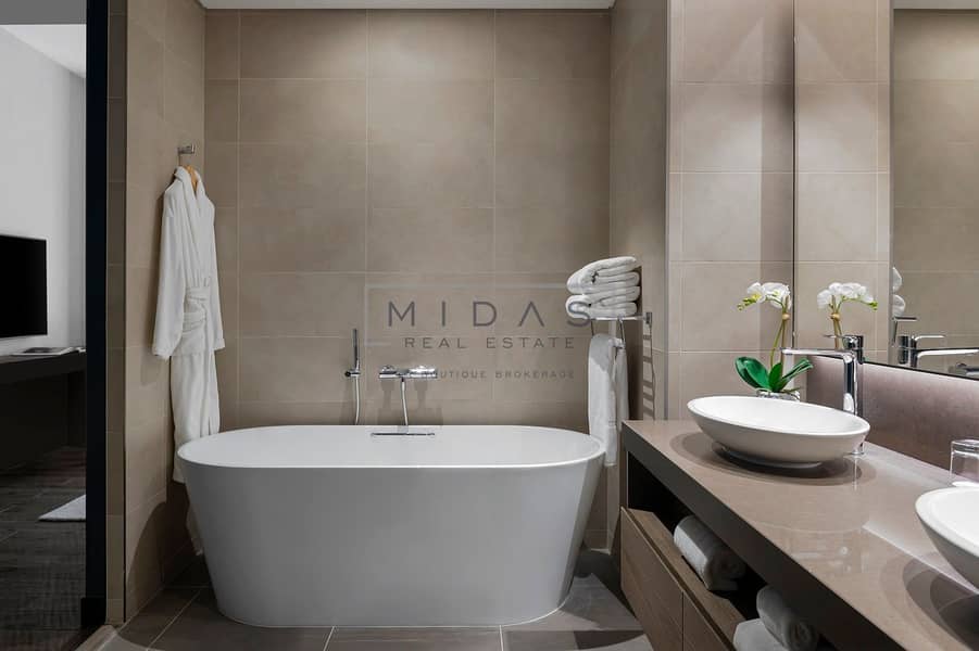 7 Marina Gate Deluxe Two Bedroom Suite Master Bathroom. jpg