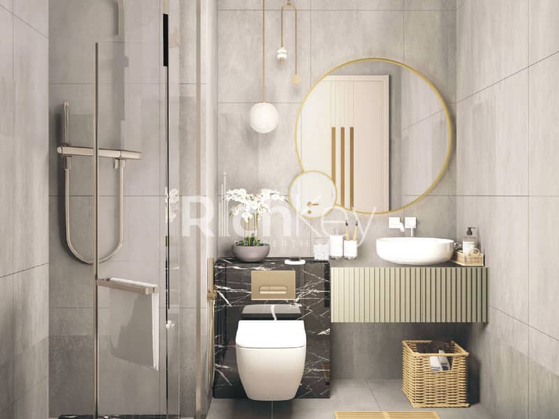 10 Nadine_Brochure_2023_LR_page-0022-2. jpg