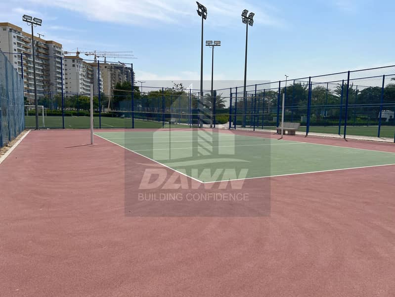 21 BADMINTON. JPG
