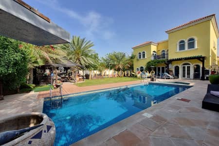3 Bedroom Villa for Sale in Jumeirah Park, Dubai - Huge Plot | Corner Next To Park | Pool