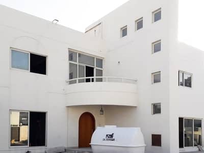 Al Garhoud Complex | One Month Free | 4 Cheques Al Garhoud Complex | One Month Free | 4 Cheques