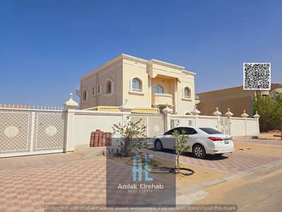 Villa for rent in Al Rawda 1, 5 rooms, 90,000 dirhams annually