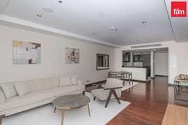 BEST PALM AND SEA VIEWS / MIDDLE FLOOR / VACANT