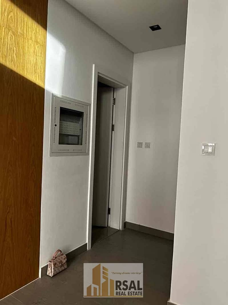 3 d64f7d42-13f5-4cad-92ba-ad55129934c7. jpg