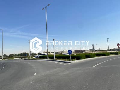 Corner | 180 * 100 | Spacious