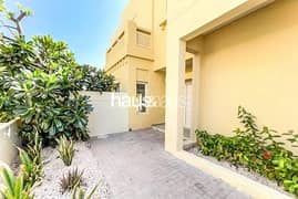 فیلا في زلال 2،زلال،البحيرات 3 غرف 295000 درهم - 11252569