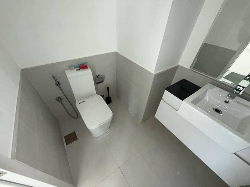 READY TO MOVE BIGGEST 2 BEDROOM LAYOUT WITH MAID'S ROOM - Image 18