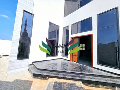 فيلا تجارية  للايجار في جميرا، دبي - 20250203_110135. jpg