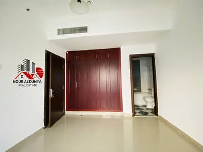 CLOSE TO METRO - SPACIOUS 3BHK RENT 65K- GYM + CAR PARKING FREE - BALCONY - FAMILY BUILDING