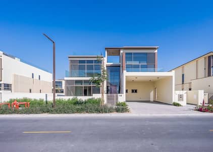 Corner Unit | Luxurious 4BR Villa in Golf Place II