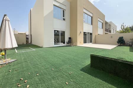 UPGRADED Interior | Next to Amenities | BIG Garden