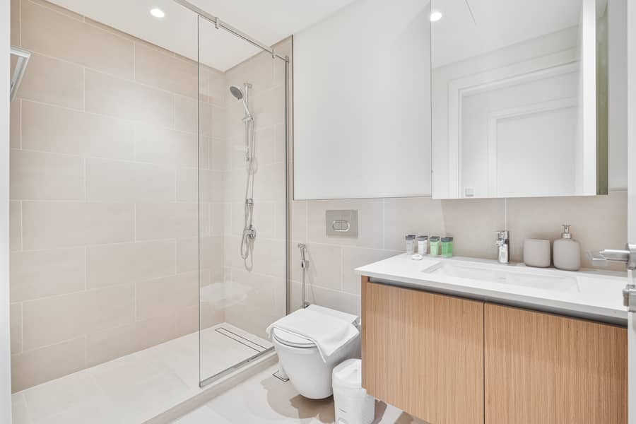 11 Full Bathroom (2). jpeg