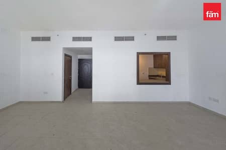 2 Bedroom Flat for Sale in Business Bay, Dubai - Priced to Sell | Great Layout | Spacious
