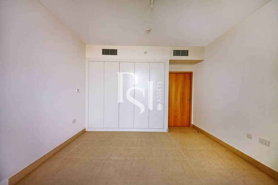 3 2-br-apartment-abu-dhab-al-raha-beach-al-zeina-tower-c-cabinet. jpg