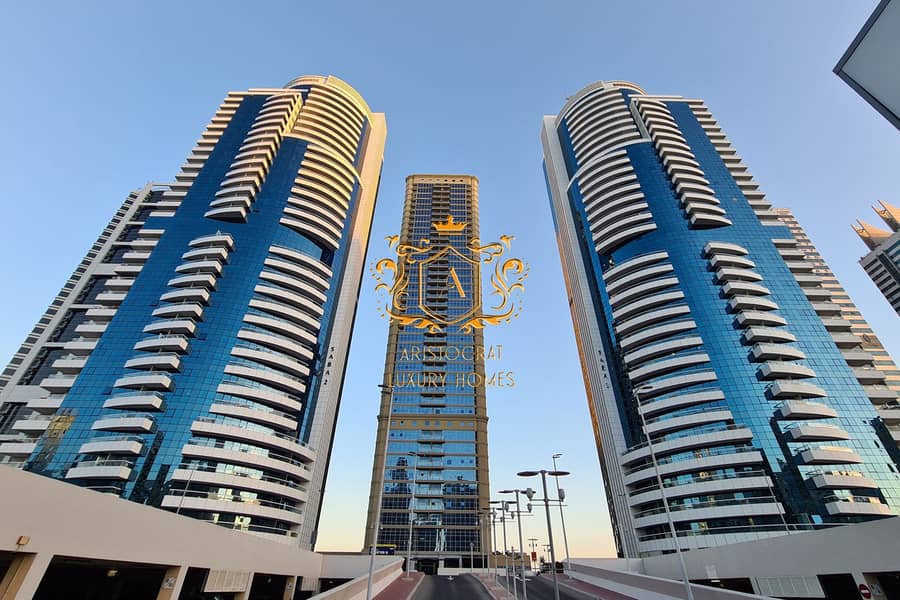53 jlt-cluser-q_PN3EQ_xl. jpg