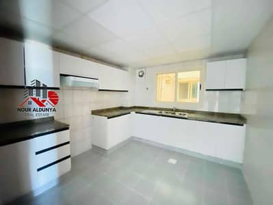 CALL NOW FOR VIDEO// FRONT OF METRO. SPECIOUS 3BHK . BALCONY. FAMILY ONLY