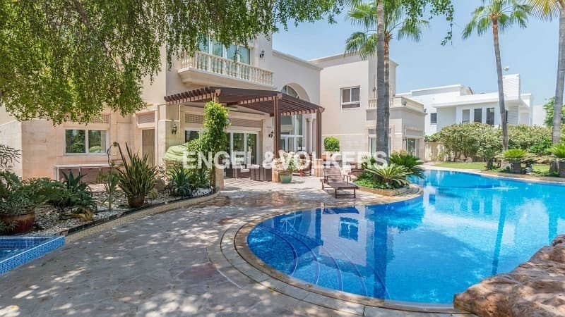 Elegant  Villa | Lush Garden | Large Pool |