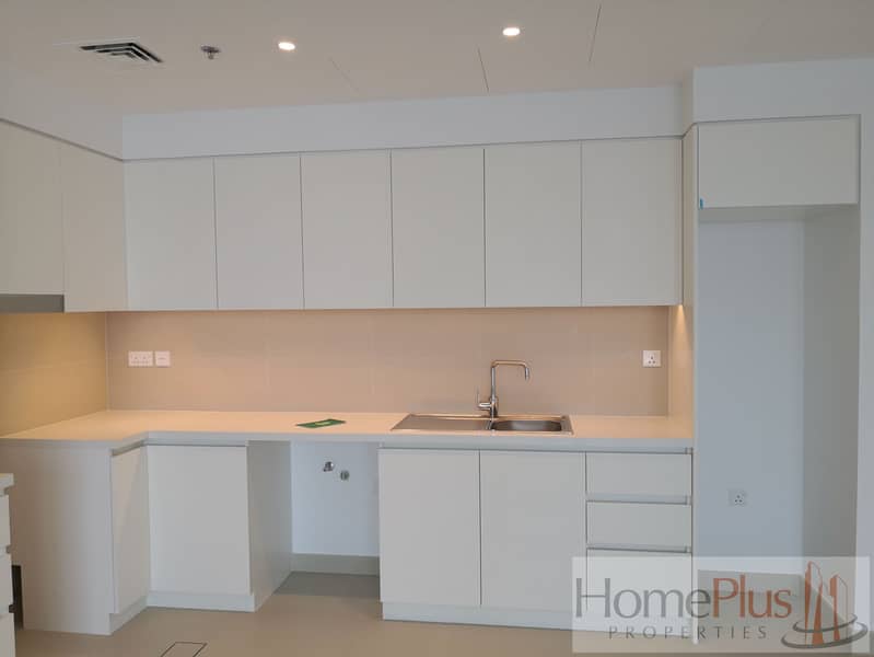 8 Kitchen 1. jpg