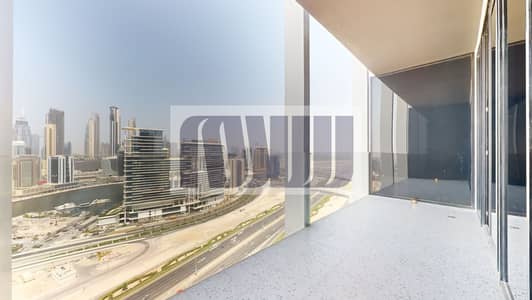 Studio for Rent in Business Bay, Dubai - UPSIDE-Living-The-Experience-Burj-Khalifa-Views-09122023_165506. jpg