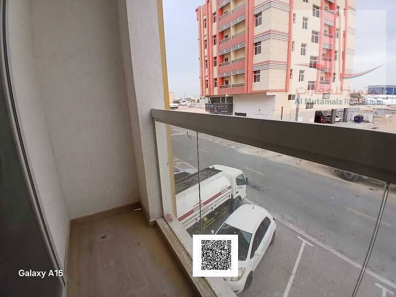 10 fe50073e-c092-4d47-9f17-cc0a3abfc981. jpg