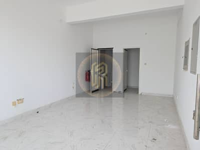 محل تجاري  للايجار في الكرامة، دبي - PXL_20240711_072018978. jpg