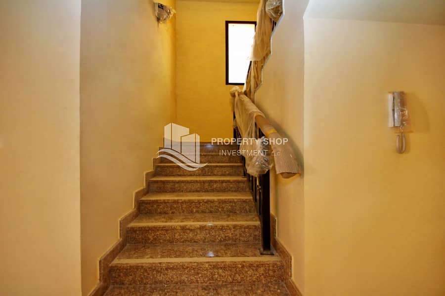 9 2-bedroom-villa-abu-dhabi-hydra-village-stairs. JPG