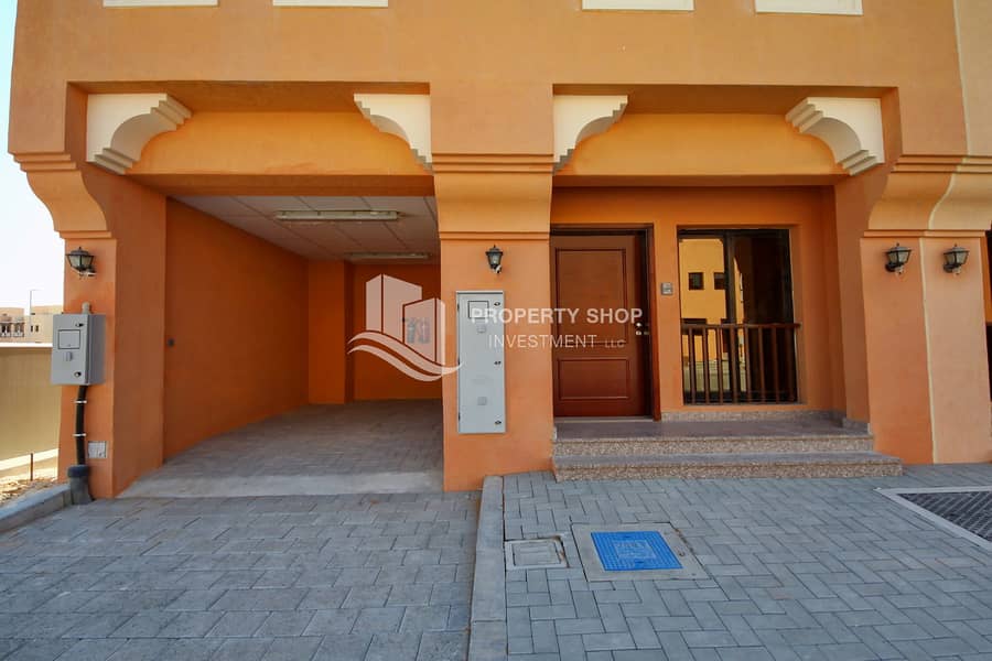 15 2-bedroom-villa-abu-dhabi-hydra-village-unit entrance. JPG