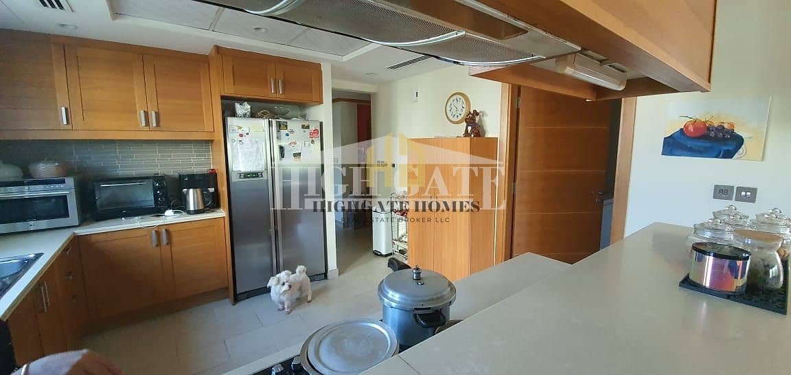 10 SINGLE ROW 3BR REGIONAL LARGE w/ STUNNING POOL