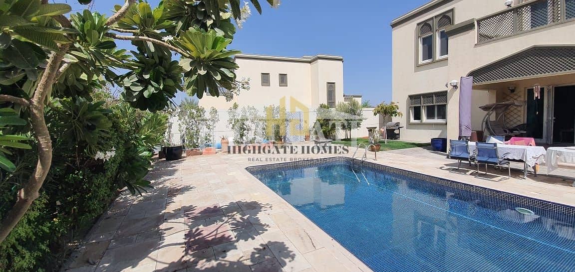 15 SINGLE ROW 3BR REGIONAL LARGE w/ STUNNING POOL