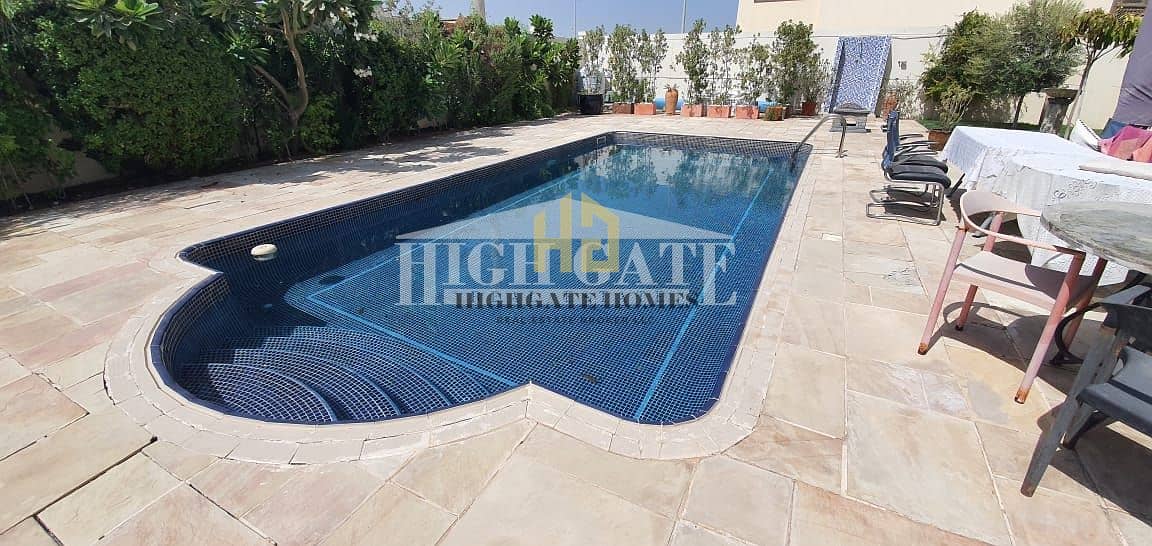 16 SINGLE ROW 3BR REGIONAL LARGE w/ STUNNING POOL