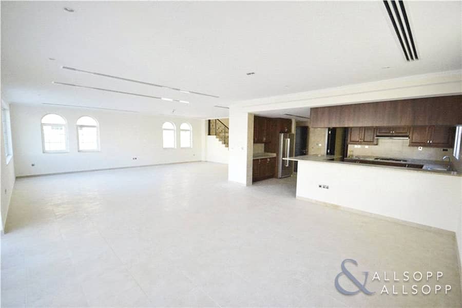 5 Four Bed | Private Pool | Quiet District