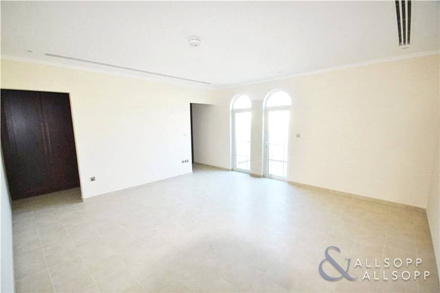 7 Four Bed | Private Pool | Quiet District
