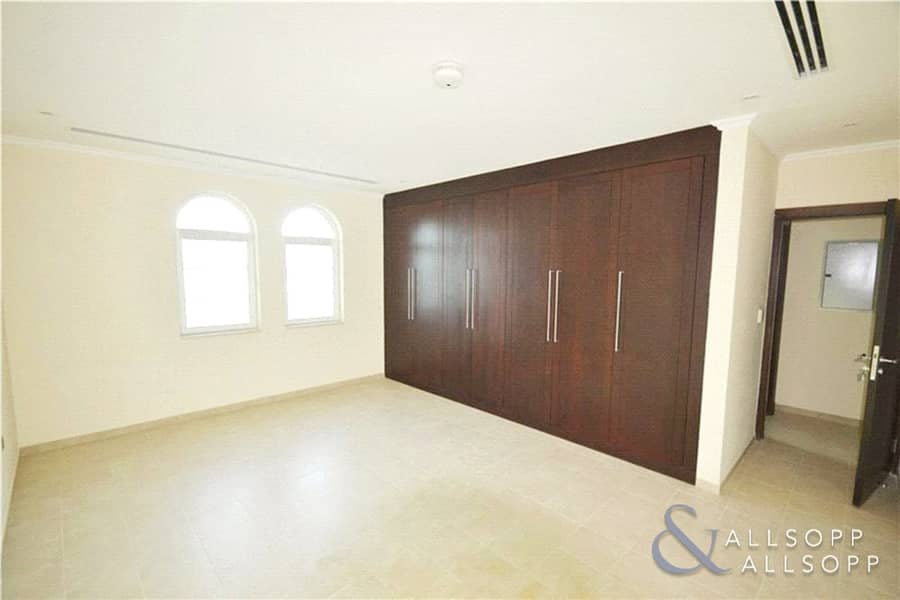 8 Four Bed | Private Pool | Quiet District