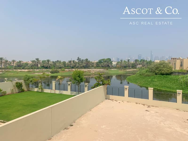 Vacant|Large Plot| Lake Facing|4 Bedroom