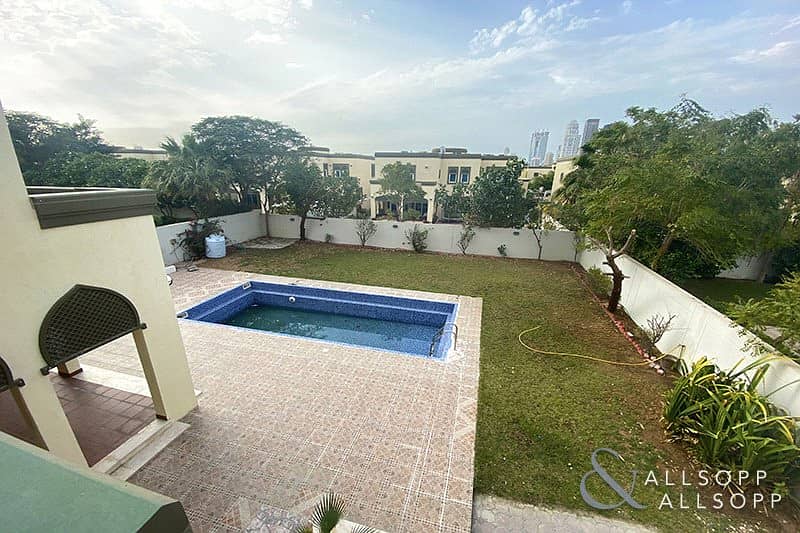 2 Great Location | Vacant Now | Skyline View