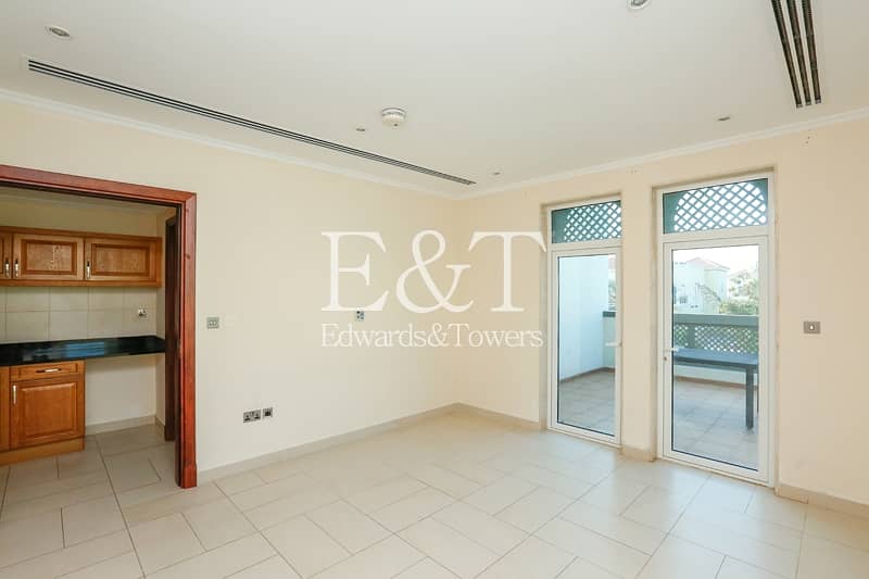 7 End March Available|Well Maintained| Pool