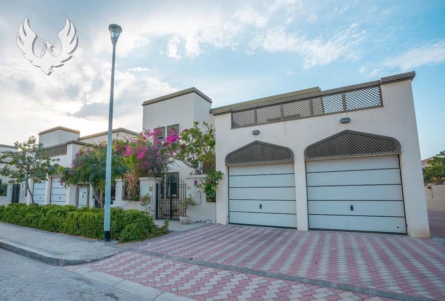 Beautiful Pool | Quiet Location | Vacant Now! Beautiful Pool | Quiet Location | Vacant Now!