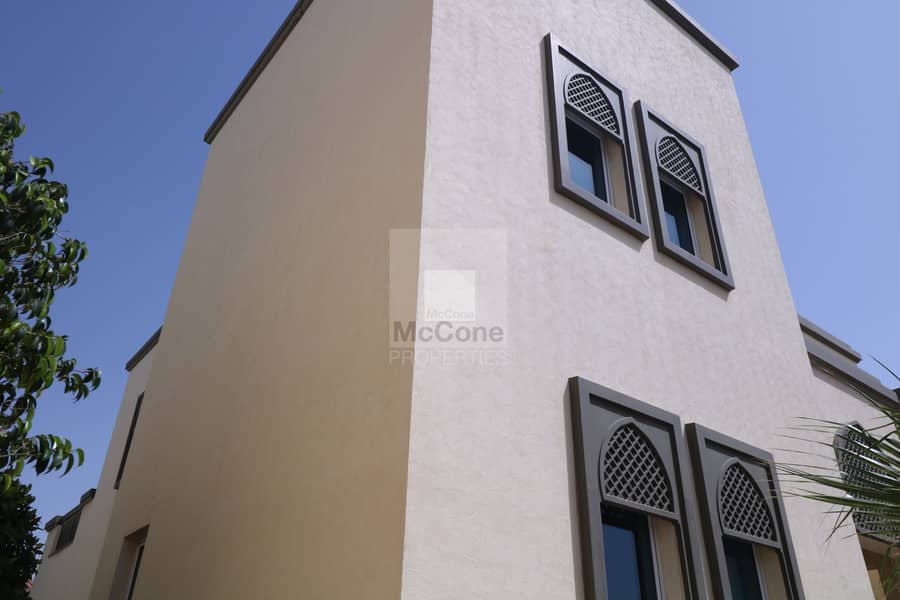 10 Great Price | Spacious Villa | With Pool