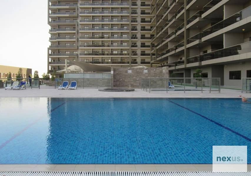 19 Elite Residence pool. jpg