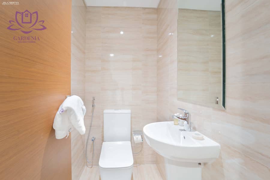 31 Maid's Bathroom. jpg
