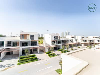 Vacant | 6 Bedroom | Corner Unit