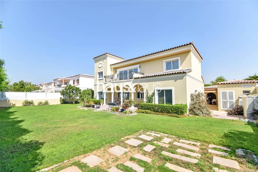 Well Kept | Walk To Pool | Available Soon Well Kept | Walk To Pool | Available Soon