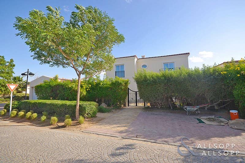 Immaculate | 5 Bed Family Villa | Move Now